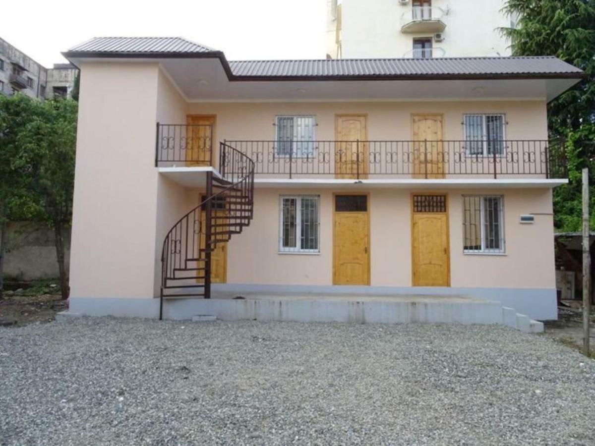 سوخومي Inn Mroyal المظهر الخارجي الصورة